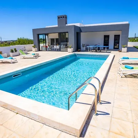 La Corte Bianca By Plus Villa *
